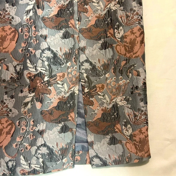 Anthropologie Isla Maude 3/4 length floral chromatic skirt sz S  excellent cond - Picture 2 of 10